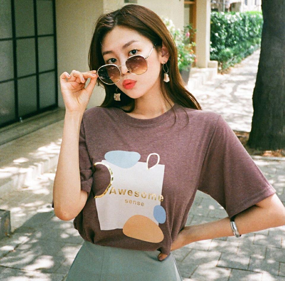 リネン混プリントTシャツ・全4色・b67510 レディース 【tops】トップス Tシャツ 半袖 ハーフスリーブ プリント リネン ラウンドネック カジュアル レタリング ロゴ ゴールド ラフ 春 夏 韓国ファッション