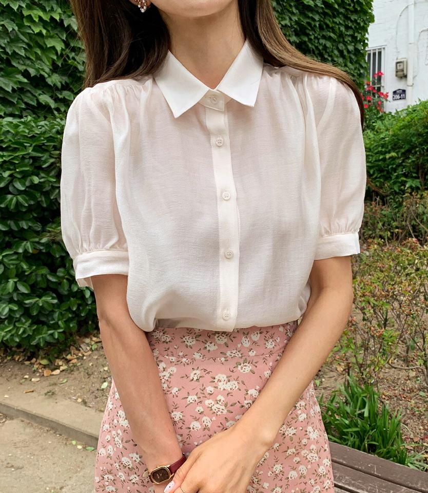 シアーサテンパフブラウス・全4色・b67516 レディース 【bl】トップス ブラウス 半袖 ハーフスリーブ サテン 透け感 シアー シースルー 単色 無地 シンプル 大人 パフ袖 パフスリーブ ギャザー 春 夏 韓国ファッション