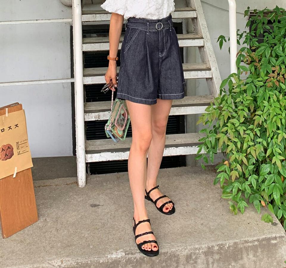 ベルト付ステッチショートデニムパンツ・全1色・t67532 レディース 【pt】パンツ ズボン ショートパンツ 短パン デニム ステッチ 濃い シンプル ベルト カジュアル ラフ 大人 ハイウエスト タック ベルトループ ダーツ 春 夏 韓国ファッション