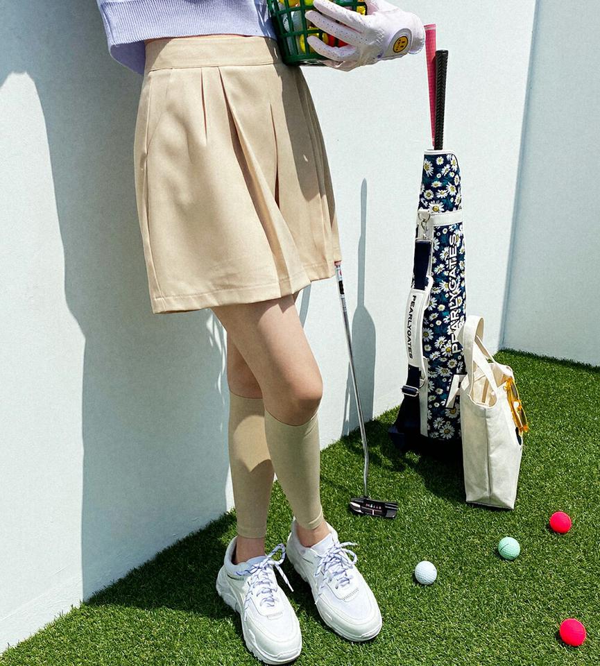 タックショートパンツ・全2色・t02347 レディース 【pt】パンツ ズボン 短パン タック かわいい 可愛い ビビッドカラー 単色 無地 シンプル ワイドパンツ ハイウエスト ダーツ テニス カラーパンツ 水色 春 夏 韓国ファッション GOLFWEAR ゴルフウェア