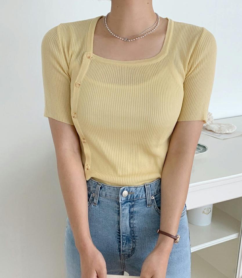 スクエアサイドボタンリブニット・全4色・t01037 レディース 【tops】トップス ニット 半袖 リブニット スクエア リブトップス 単色 カジュアル ラフ スリム パステル 黄色 春 夏 韓国ファッション