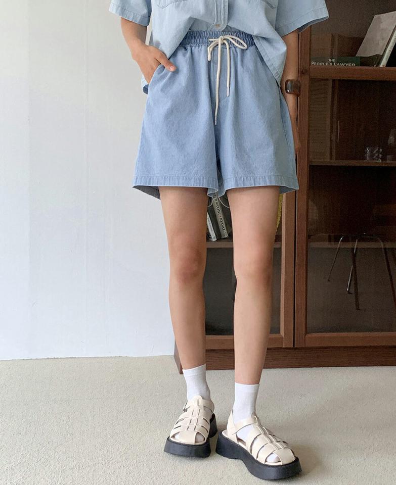 ストリングショートデニムパンツ・全2色・t01018 レディース 【pt】パンツ ズボン 短パン ショートパンツ デニム シンプル ストリング ウエストゴム ラフ カジュアル ベーシック シャーリング ワイド ハイウエスト ポケット 春 夏 韓国ファッション
