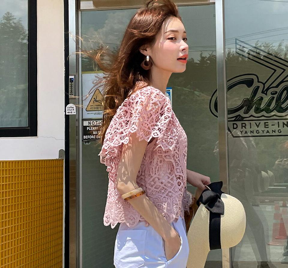 レースフリルスリーブブラウス・全4色・b72150 レディース 【bl】ブラウス トップス 単色 柄 模様 レース 総柄 総レース 二の腕カバー クロップド丈 パンチング 春 夏 フェミニン パステル 上品 ピンク 韓国ファッション ハイホリHIHOLLI
