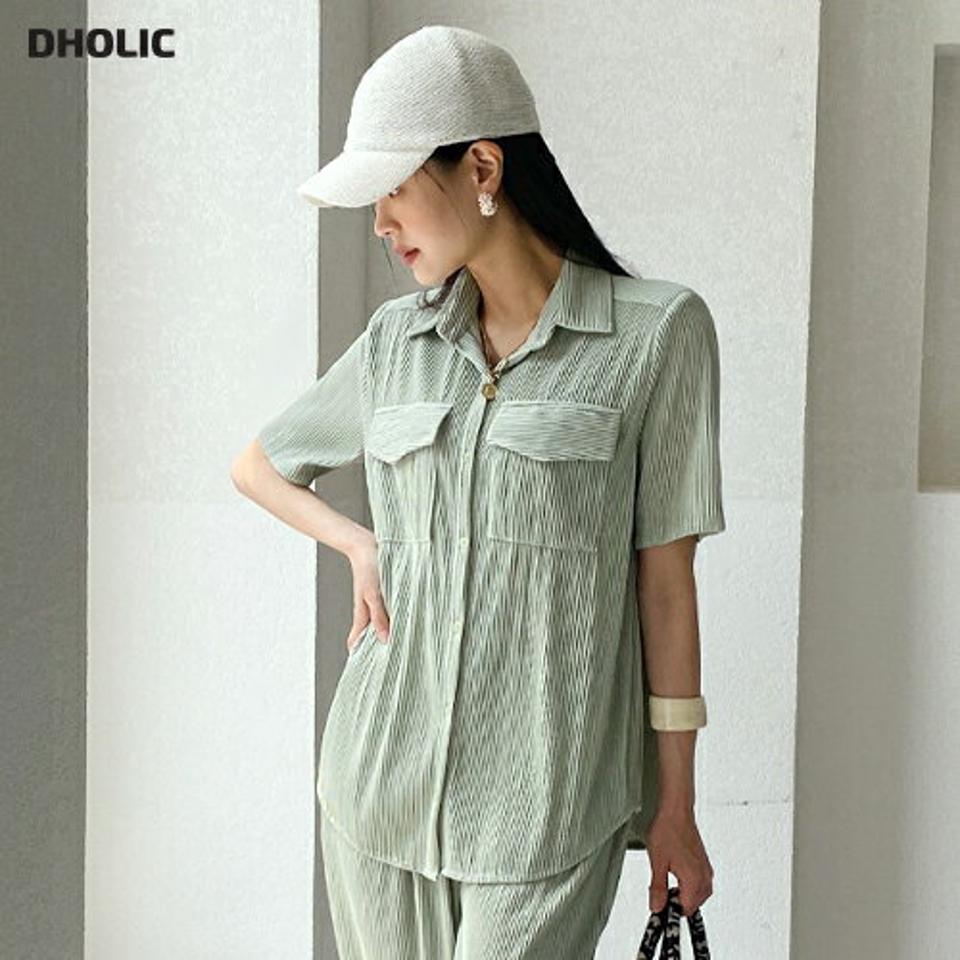 プリーツポケットシャツ・全3色・t72398 レディース 【tops】トップス シャツ 単色 プリーツ 柄 模様 プリーツ パステル 襟 ボタン 鎖骨 デコルテ 半袖 ポケット 春 夏 カジュアル 大人 緑 カーキ 肩パッド内蔵 ロング丈 韓国ファッション ハイホリHIHOLLI