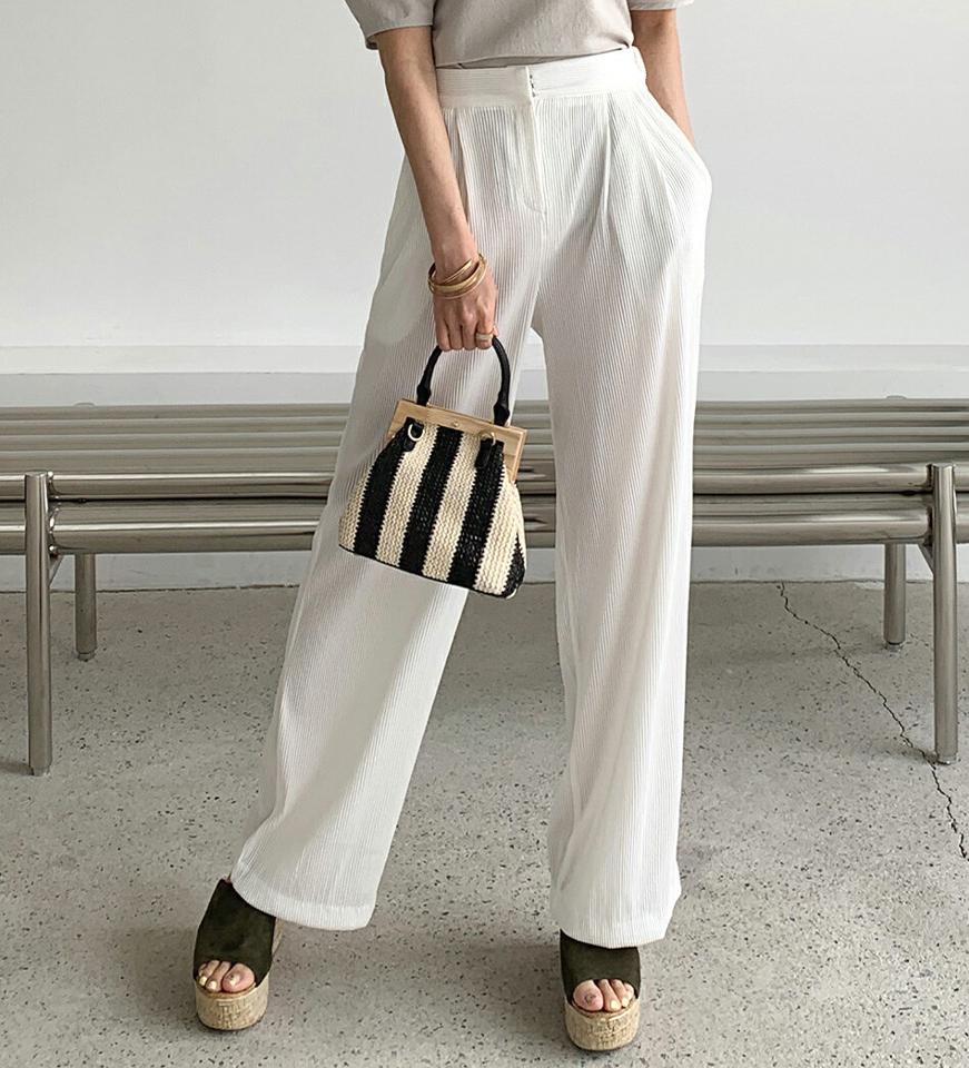 プリーツワイドスラックス・全3色・t72400 レディース 【pt】スラックス パンツ ロング丈 単色 プリーツ ワイド 楽ちん ゆったり 体型カバー ハイウエスト プリーツパンツ パステル 春 夏 カジュアル 大人っぽ 韓国ファッション ハイホリHIHOLLI