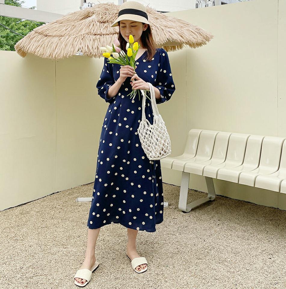 デイジーVネックワンピース・全2色・b00697 レディース 【ops】ワンピース ロング丈 ロングワンピース 七分袖 七分丈 7分丈 7分袖 デイジー 花柄 レトロ ガーリー かわいい 可愛い Vネック フレア 春 夏 韓国ファッション