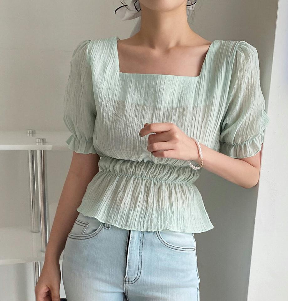 スクエアネックペプラムブラウス・全4色・t00709 レディース 【bl】トップス ブラウス 半袖 スクエアネック デコルテ 鎖骨 ペプラムトップス シャーリング パフ袖 パフスリーブ リンクル ウエストゴム 緑 春 夏 韓国ファッション