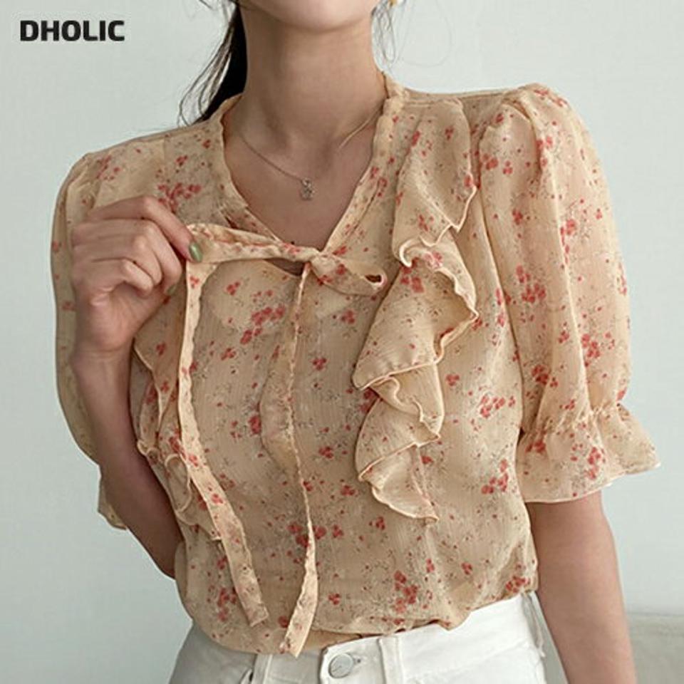 フローラルフリルリボンブラウス・全2色・t00715 レディース 【bl】トップス ブラウス 半袖 ハーフスリーブ 花柄 小花柄 フリル りぼん フェミニン 大人 上品 かわいい 可愛い きれいめ 春 夏 韓国ファッション