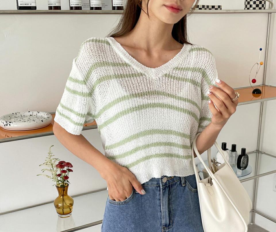 ボーダーVネックニット・全4色・t00713 レディース 【tops】トップス ニット 半袖 ハーフスリーブ ボーダー柄 Vネック シンプル カジュアル ラフ クロップド丈 ピンク 春 夏 韓国ファッション