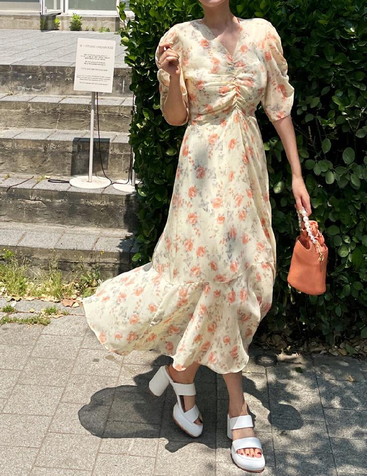 フラワーギャザーワンピース・全2色・b67171 レディース 【ops】ワンピース ロング丈 ロングワンピース 花柄 半袖 ハーフスリーブ パフ袖 パフスリーブ ギャザー フェミニン レトロ パステル 上品 きれいめ 大人 かわいい 黄色 春 夏 韓国ファッション