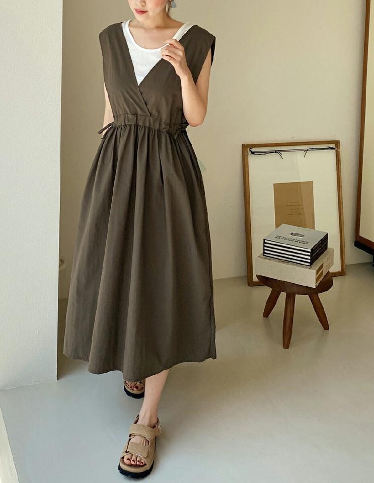 ストリングカシュクールノースリワンピース・全3色・b67169 レディース 【ops】ワンピース ロング丈 ロングワンピース スリーブレス ノースリーブ カシュクール ストリング 単色 無地 シンプル カジュアル ラフ フレア リゾート 春 夏 韓国ファッション