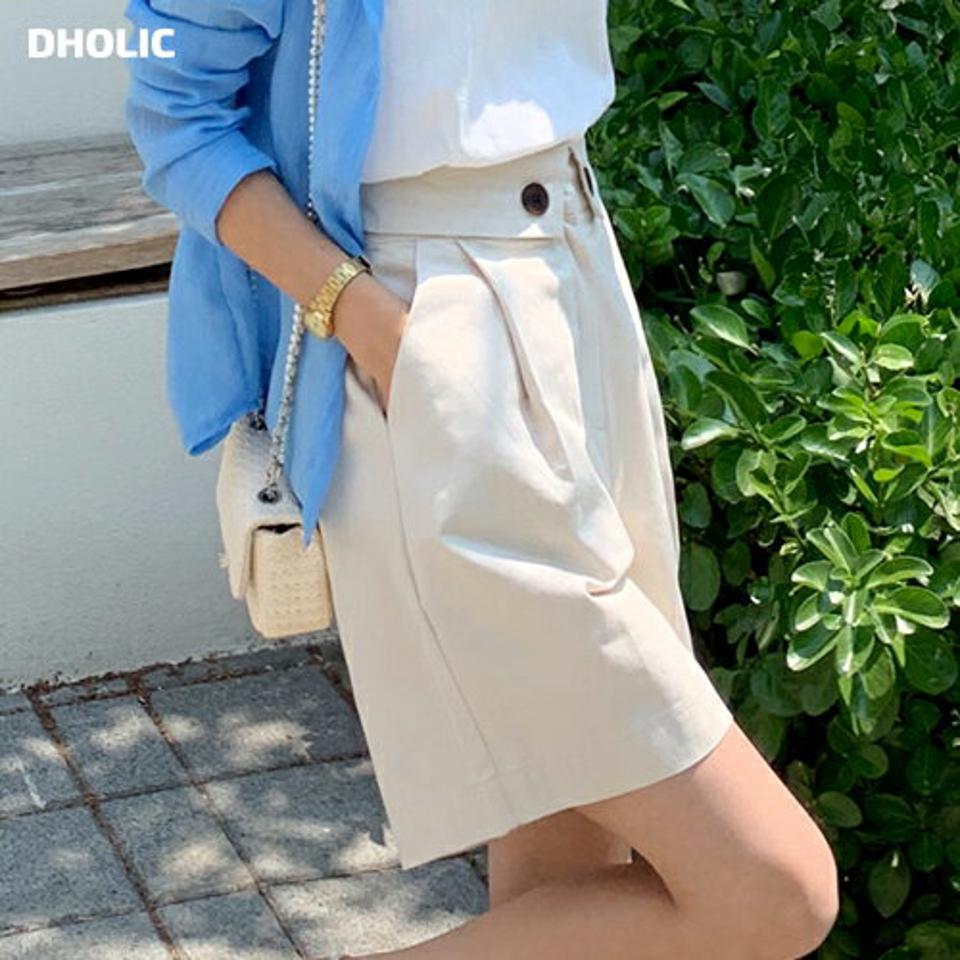 ボタンタックハーフパンツ・全3色・t67163 レディース 【pt】パンツ ズボン 半ズボン ハーフパンツ タック 単色 無地 シンプル 大人 カジュアル ワイド ハイウエスト ベージュ 春 夏 韓国ファッション