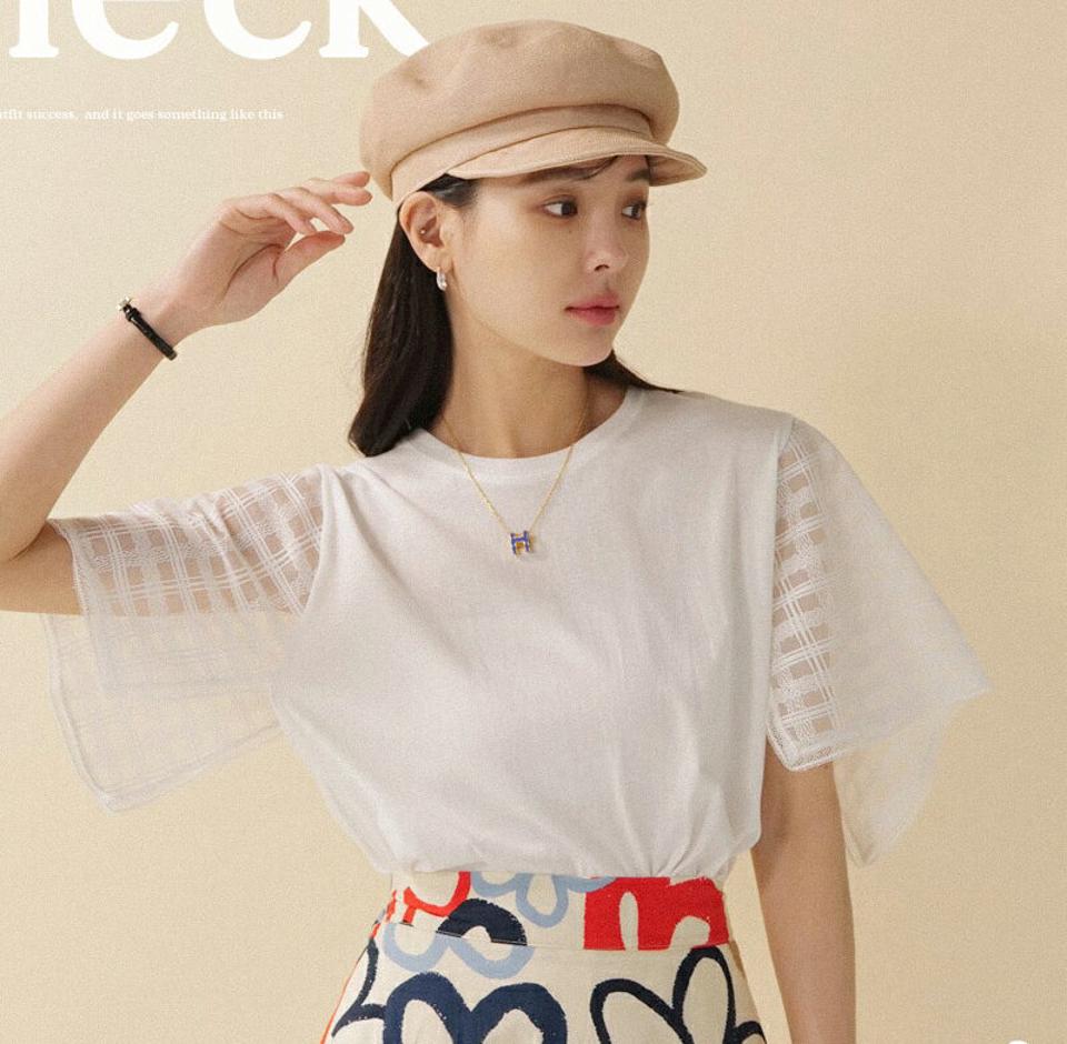 チェックレーススリーブTシャツ・全2色・b00326 レディース 【tops】トップス Tシャツ チェック 柄 模様 異素材 レース 半袖 ユニーク 透け感 シアー ルーズフィット 二の腕カバー 春 夏 カジュアル フェミニン 韓国ファッション ハイホリHIHOLLI