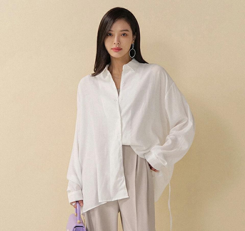 バックオープンリボンブラウス・全3色・t00328 レディース 【bl】ブラウス トップス シャツ 単色 ユニーク バックシャン シアー 光沢 長袖 ドロップショルダー フレア 襟 ボタン 春 夏 フェミニン 大人っぽ 韓国ファッション ハイホリHIHOLLI