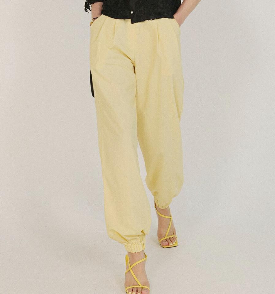 ナイロンジョガーパンツ・全4色・b00336 レディース 【pt】パンツ ジョガーパンツ ロング丈 パステル 単色 無地 シンプル ラフ スウェット 楽ちん 体型カバー ゆったり ナイロン 春 夏 フェミニン カジュアル 黄色 韓国ファッション ハイホリHIHOLLI