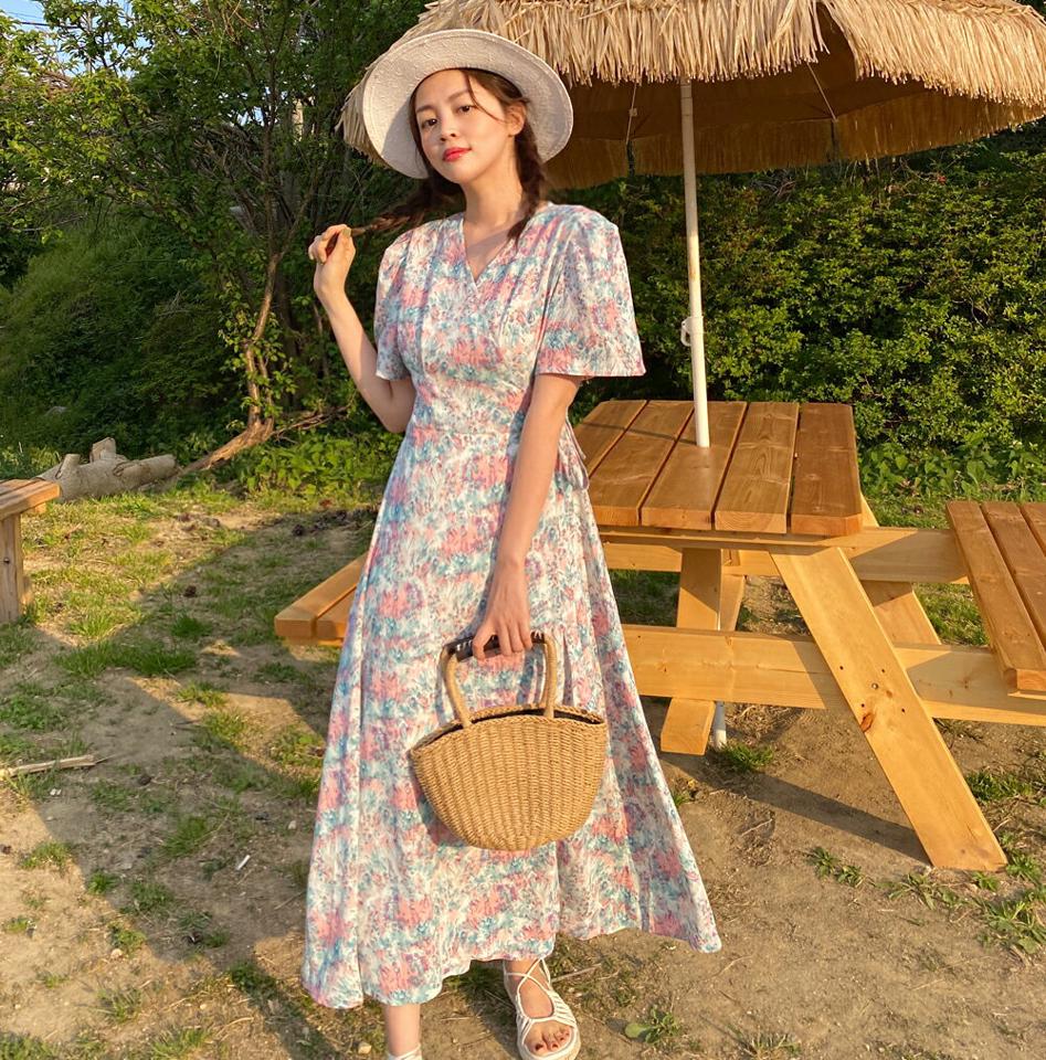 フローラルパフラップワンピース・全2色・b02417 レディース 【ops】ワンピース ロング丈 ロングワンピース 半袖 ハーフスリーブ 花柄 レトロ パフ袖 パフスリーブ ガーリー フェミニン カシュクール Vネック 春 夏 韓国ファッション
