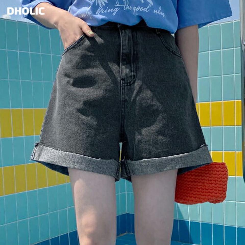 ロールアップショートデニムパンツ・全2色・t02431 レディース 【pt】パンツ ズボン ショートパンツ 短パン ショーパン デニム ロールアップ シンプル カジュアル ラフ ワイド ベルトループ ハイウエスト 春 夏 韓国ファッション