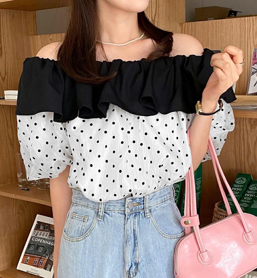 2WAY配色ラッフルドットブラウス・全2色・b66743 レディース 【bl】トップス ブラウス 半袖 ハーフスリーブ ラッフル フリル ドット柄 オフショルダー 配色 リンクル ラウンドネック パフ袖 パフスリーブ 二の腕カバー 春 夏 韓国ファッション