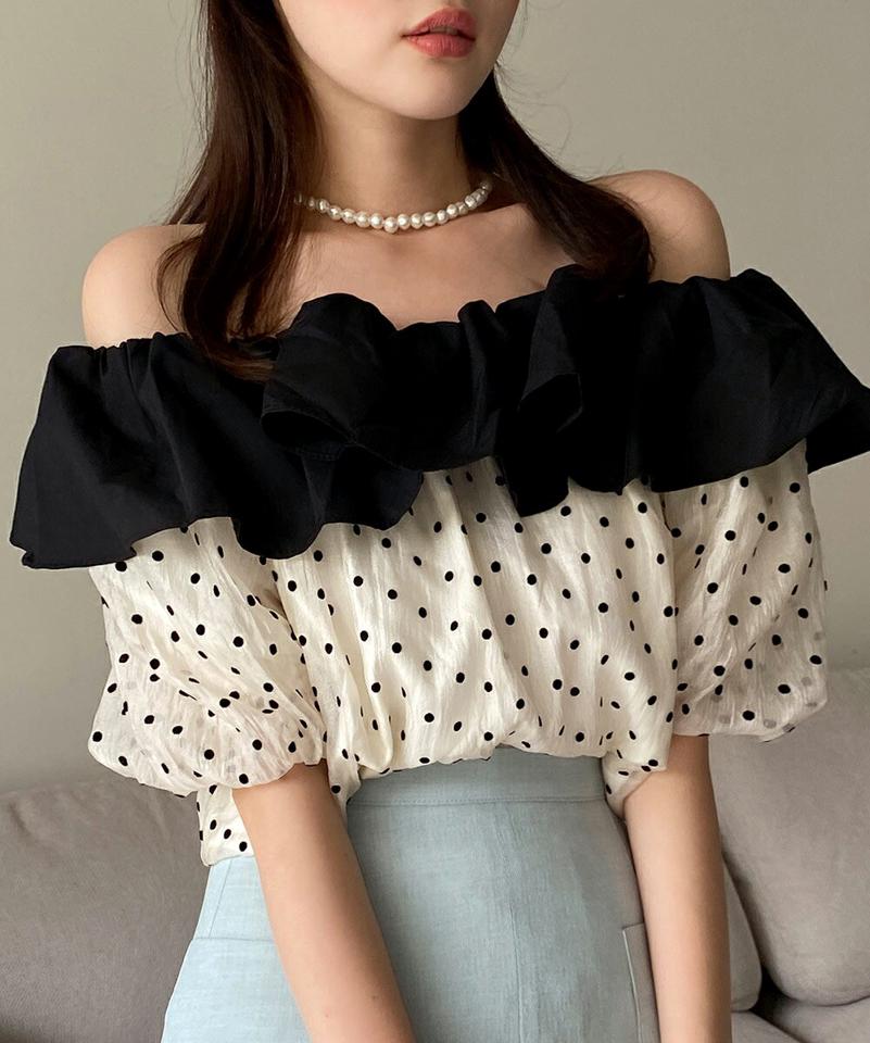 2WAY配色ラッフルドットブラウス・全2色・b66743 レディース 【bl】トップス ブラウス 半袖 ハーフスリーブ ラッフル フリル ドット柄 オフショルダー 配色 リンクル ラウンドネック パフ袖 パフスリーブ 二の腕カバー 春 夏 韓国ファッション
