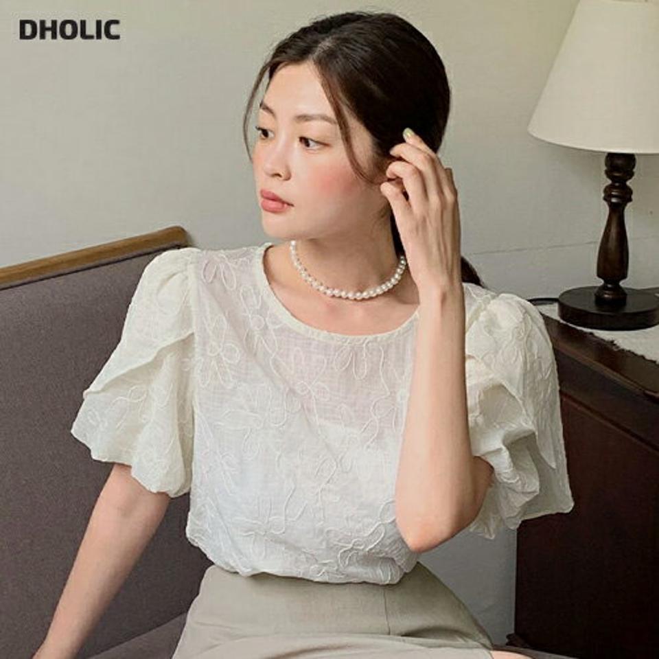フラワー刺繍パフブラウス・全2色・b66740 レディース 【bl】トップス ブラウス 半袖 ボリューム袖 パフ袖 パフスリーブ 花柄 刺繍 ガーリー フェミニン 上品 大人 かわいい 可愛い チューリップ オフィスカジュアル 春 夏 韓国ファッション