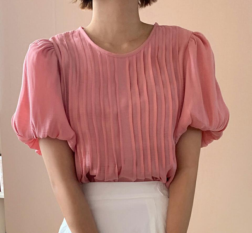タックバルーンシフォンブラウス・全3色・b67624 レディース 【bl】トップス ブラウス 半袖 シフォン バルーンスリーブ 袖コン ボリューム袖 ラウンドネック タック ピンク かわいい 単色 可愛い 二の腕カバー 春 夏 韓国ファッション