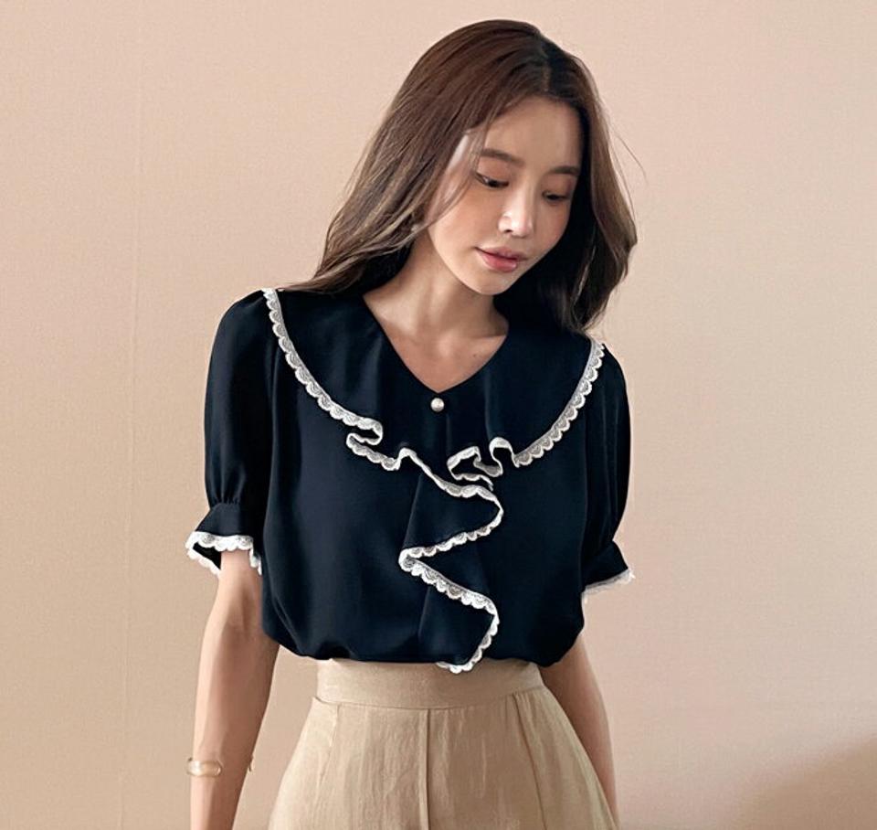 【10%OFF】フェイクパールレースフリルブラウス・全4色・t67625 レディース 【bl】トップス ブラウス 半袖 ハーフスリーブ レース パール 襟コン フリル ガーリー 大人 かわいい 可愛い パフ袖 パフスリーブ スカラップ 春 夏 韓国ファッション blsセール