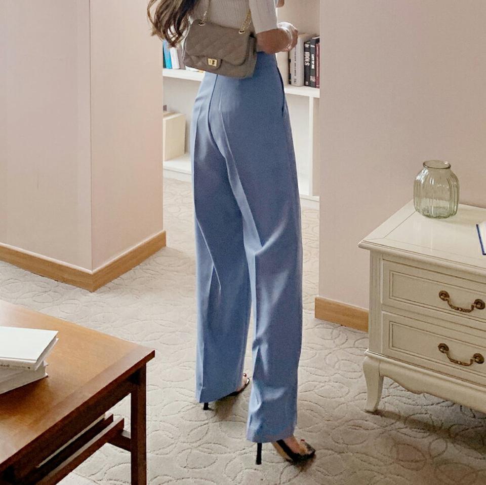 【10%OFF】ツータックストレートスラックス・全3色・t67628 レディース 【pt】スラックス パンツ ストレート タック ベルトループ ハイウエスト フルレングス 単色 無地 シンプル ベーシック 大人 オフィスカジュアル 水色 カラーパンツ 春 夏 韓国ファッション セール SALE