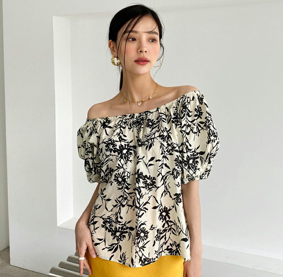 2WAYフラワープリントブラウス・全2色・b72382 レディース 【bl】ブラウス トップス 2WAY 半袖 柄 模様 花柄 オフショルダー デコルテ 肌見せ 春 夏 大人っぽ セクシー フェミニン パフ アンティーク柄 二の腕カバー 韓国ファッション ハイホリHIHOLLI