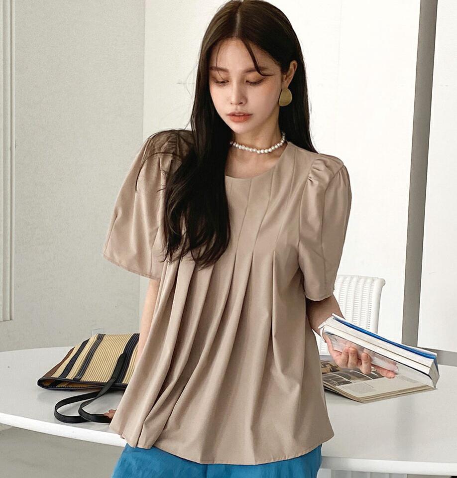 プリーツフレアブラウス・全3色・b72380 レディース 【bl】ブラウス トップス 半袖 単色 無地 シンプル フレア プリーツ 二の腕カバー 体型カバー ルーズ パフ 春 夏 上品 フェミニン オフィスカジュアル 大人 お腹カバー 韓国ファッション ハイホリHIHOLLI