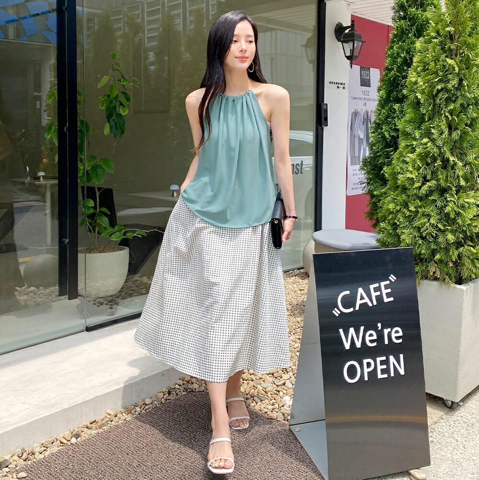 チェーン付フレアノースリーブ・全3色・t72427 レディース 【tops】トップス ノースリーブ スリーブレス 単色 チェーン シンプル 肩見せ 肌見せ フレア ギャザー アメリカンスリーブ 春 夏 大人っぽ セクシー 韓国ファッション ハイホリHIHOLLI