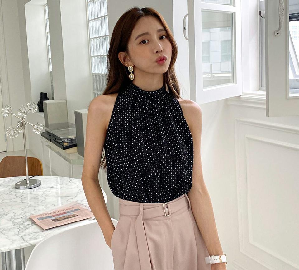 【新作10%OFF】バックリボンパターンブラウス・全2色・b00749 レディース 【bl】トップス ブラウス スリーブレス ノースリーブ りぼん バックシャン ハーフネック タンクトップ ギャザー 総柄 ガーリー 大人 かわいい 可愛い 春 夏 韓国ファッション【セール】