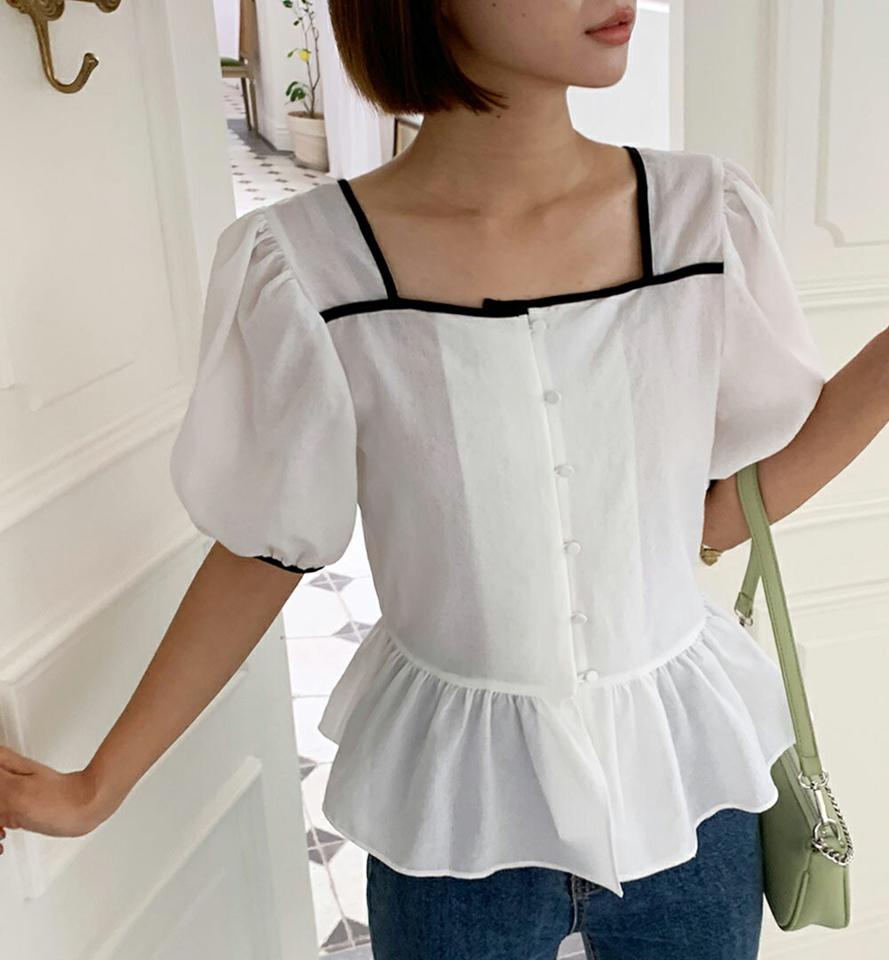 配色ラインペプラムブラウス・全3色・b00746 レディース 【bl】トップス ブラウス 半袖 ハーフスリーブ ペプラム 配色 可愛い フェミニン パフ袖 パフスリーブ スクエアネック デコルテ 鎖骨 くるみボタン お腹カバー 春 夏 韓国ファッション