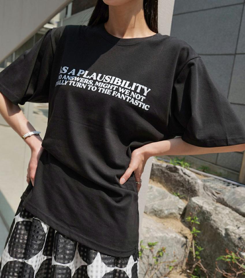 バックスリットレタリングTシャツ・全3色・t00349 レディース 【tops】トップス Tシャツ ロゴ ロゴT ラフ 半袖 スリット レタリング バックシャン ゆったり 楽ちん 体型カバー ロング丈 春 夏 カジュアル 韓国ファッション ハイホリHIHOLLI