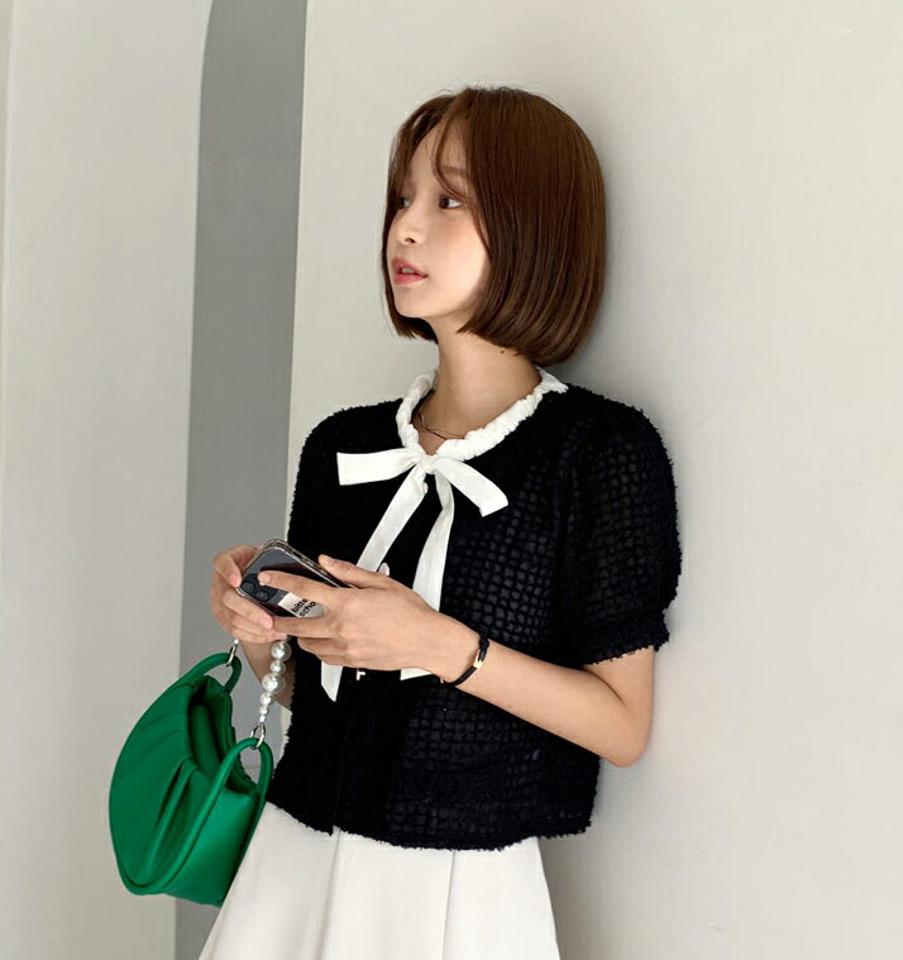 ストリングネックテクスチャーブラウス・全2色・b66786 レディース 【bl】トップス ブラウス 半袖 りぼん リボン 襟コン ストリング ガーリー かわいい 可愛い 上品 クロップド丈 パフスリーブ パフ袖 春 夏 韓国ファッション