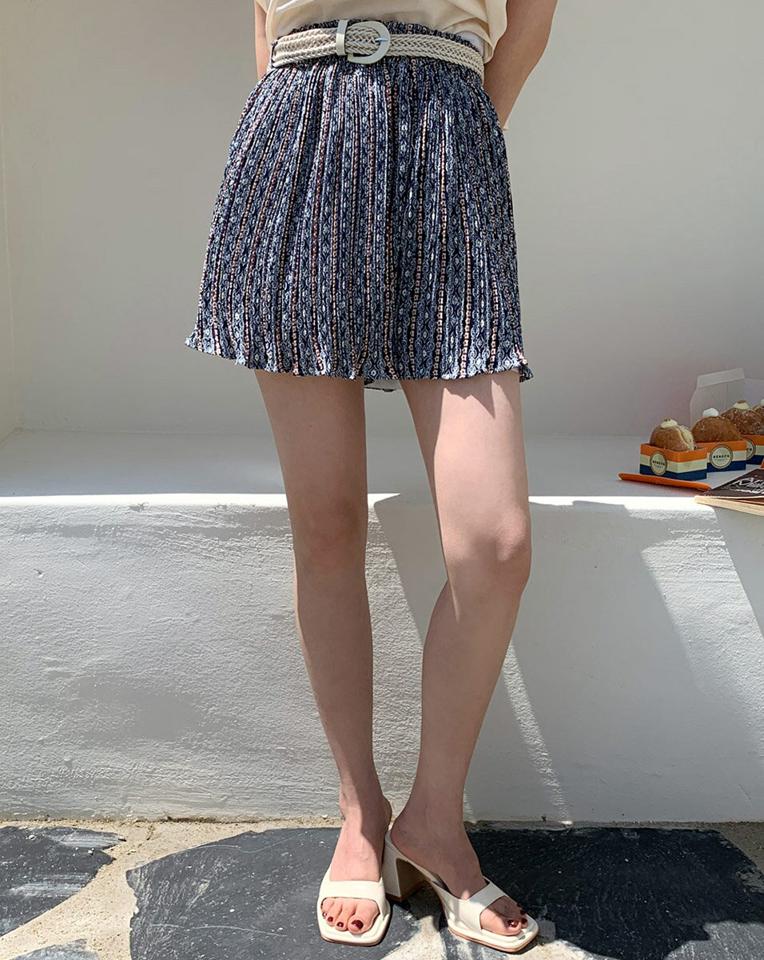 【10%OFF】ベルト付パンツ裏地パターンプリーツショートパンツ・全2色・b66794 レディース 【pt】ショートパンツ 短パン プリーツ 総柄 スカンツ ワイド 楽ちん ラフ カジュアル ハイウエスト ベルトループ エスニック柄 ストライプ 春 夏 韓国ファッション PTセール