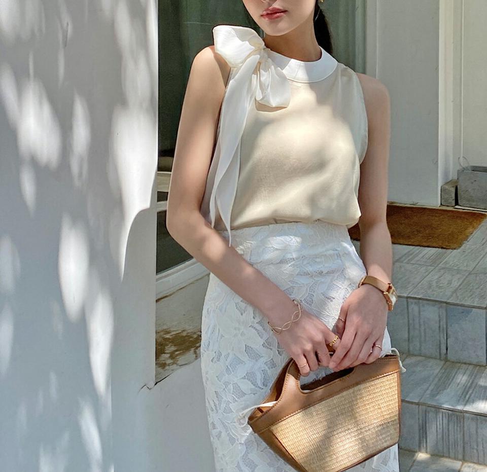 ストラップ付配色ノースリーブ・全2色・b72214 レディース 【tops】トップス ノースリーブ スリーブレス ストラップ付 配色 柄 模様 りぼん リボン サテン 光沢 お呼ばれ 春 夏 フェミニン 上品 大人っぽ 韓国ファッション ハイホリHIHOLLI