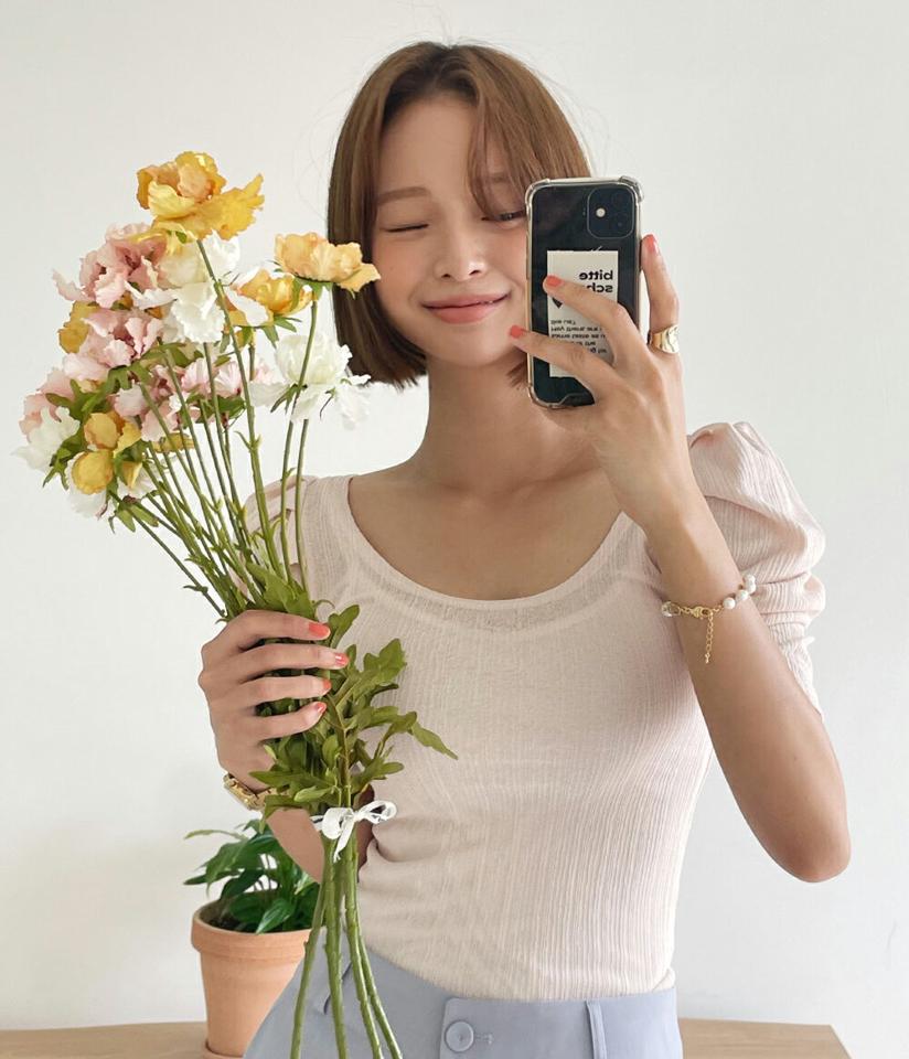UネックパフスリーブTシャツ・全4色・t67221 レディース 【tops】トップス Tシャツ 半袖 ハーフスリーブ デコルテ 鎖骨 パフスリーブ 単色 無地 クロップド丈 かわいい ピンク パステル 可愛い Y2K 春 夏 韓国ファッション