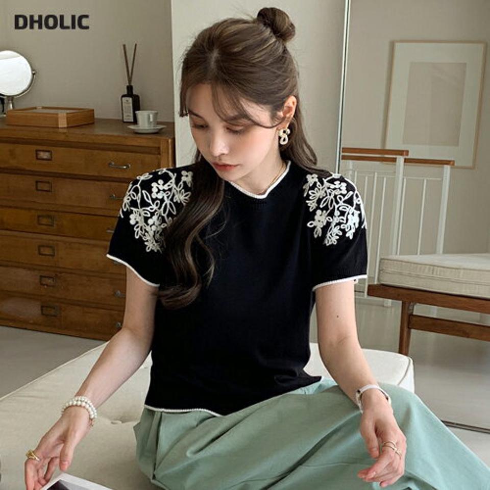 【10%OFF】刺繍クロップドニット・全2色・b00696 レディース 【tops】ニット 半袖 柄 模様 刺繍 クロップド丈 配色 ユニーク 上品 高級感 モノトーン 白 黒 ラウンドネック 春 夏 大人っぽ フェミニン かわいい 可愛い 韓国ファッション ハイホリHIHOLLI セール SALE