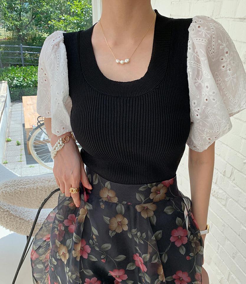 アイレットレーススリーブニット・全2色・b00671 レディース 【tops】ニット 単色 半袖 配色 異素材 柄 模様 リブ 二の腕カバー アイレットレース Uネック 鎖骨 デコルテ スリム クロップド丈 春 夏 パフ サマーニット 韓国ファッション ハイホリHIHOLLI