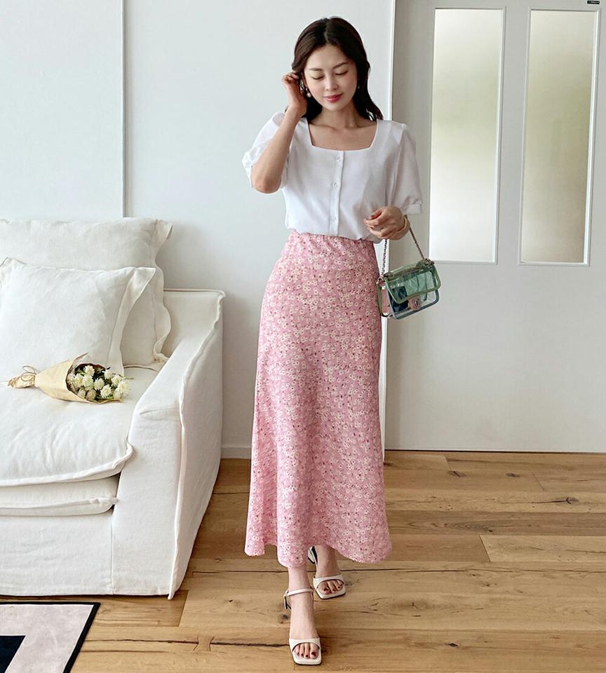 スクエアクリアボタンパフブラウス・全4色・t67677 レディース 【bl】トップス ブラウス 半袖 ハーフスリーブ スクエアネック デコルテ 鎖骨 単色 無地 ガーリー フェミニン かわいい 可愛い パフスリーブ 春 夏 韓国ファッション