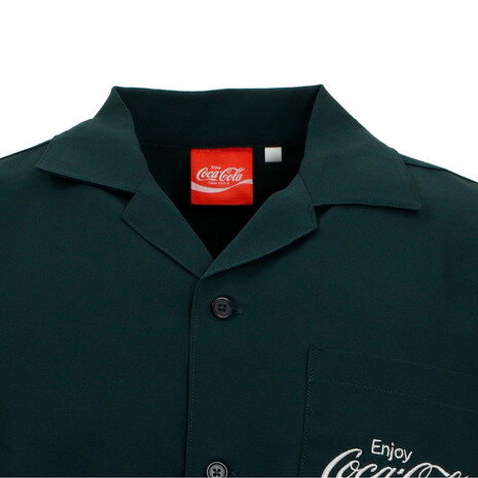 コカコーラ(Coca-Cola) バック刺繍シャツ 0530112-52 GRN (メンズ)