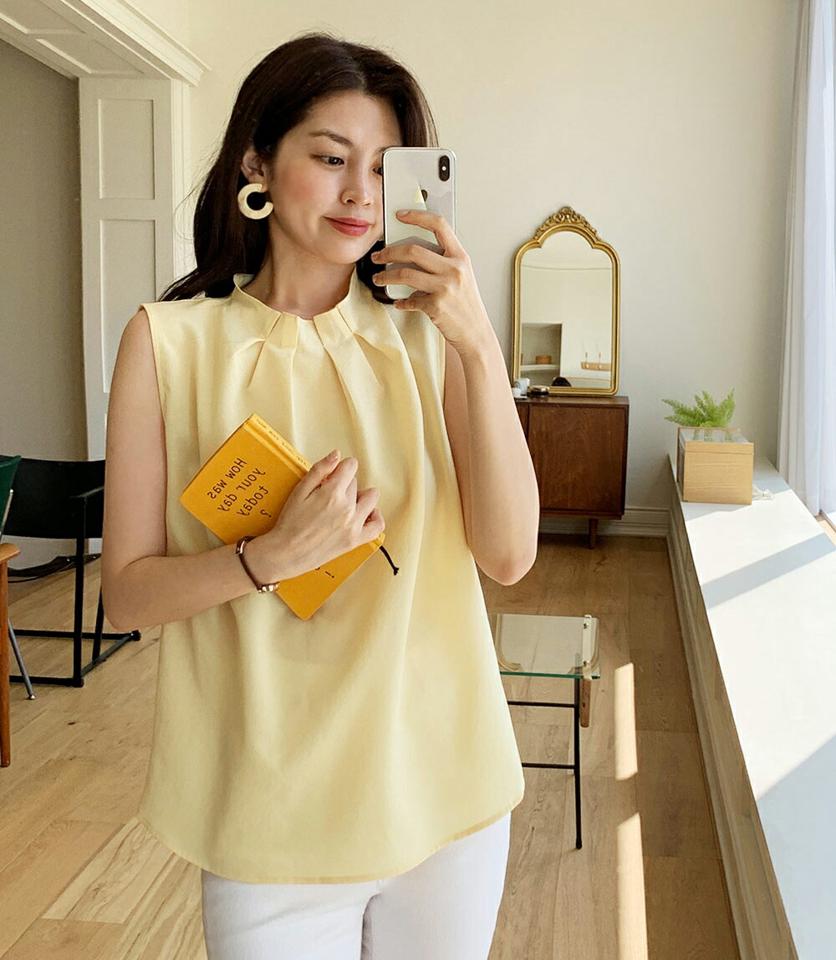 タックハーフネックノースリーブ・全3色・t01121 レディース 【bl】トップス スリーブレス ノースリーブ ブラウス ハーフネック フレア タック 単色 無地 シンプル 上品 きれいめ 大人 オフィスカジュアル 春 夏 韓国ファッション