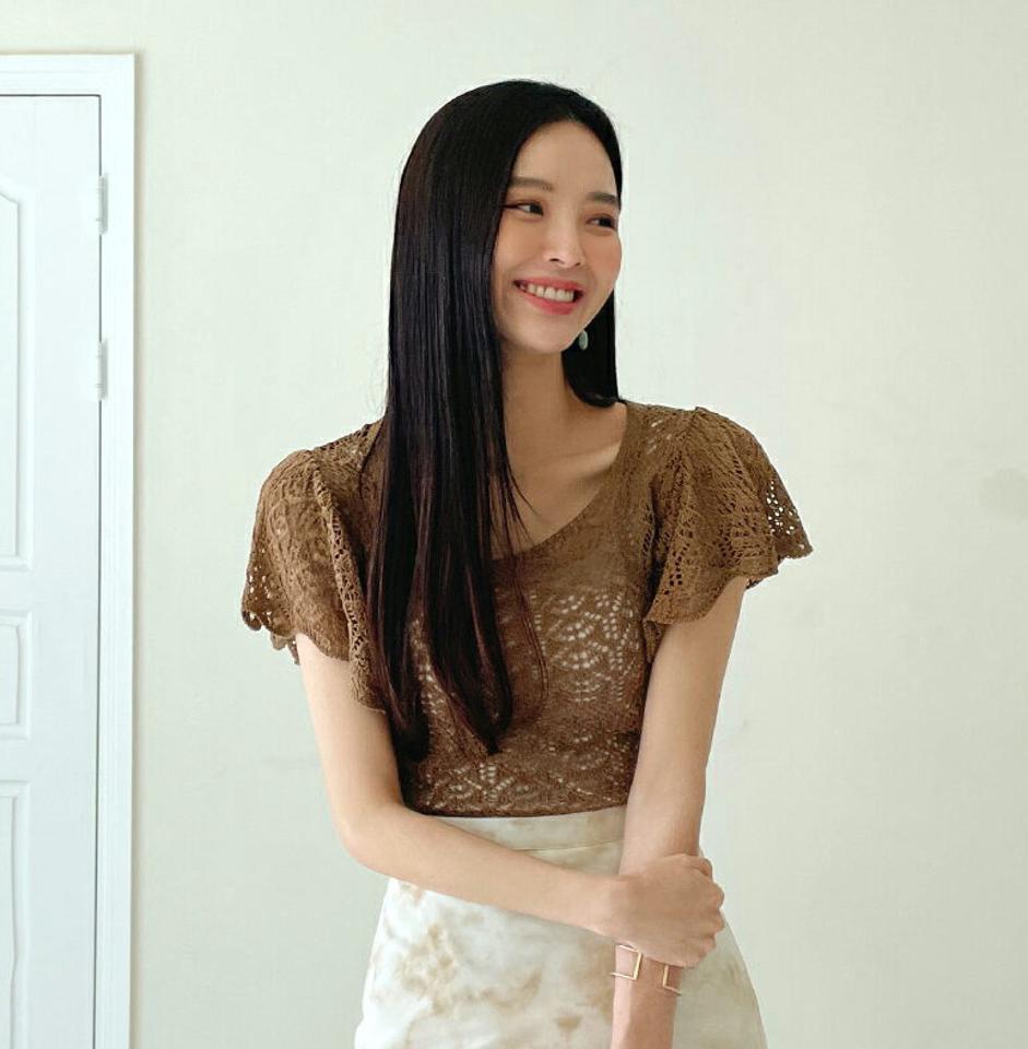 クロシェラッフルスリーブニット・全4色・b72219 レディース 【tops】トップス ニット 半袖 クロシェ編み Uネック デコルテ 透け感 スカラップ ラッフル 春 夏 フェミニン 可愛い かわいい サマーニット 透かし編み 韓国ファッション ハイホリHIHOLLI