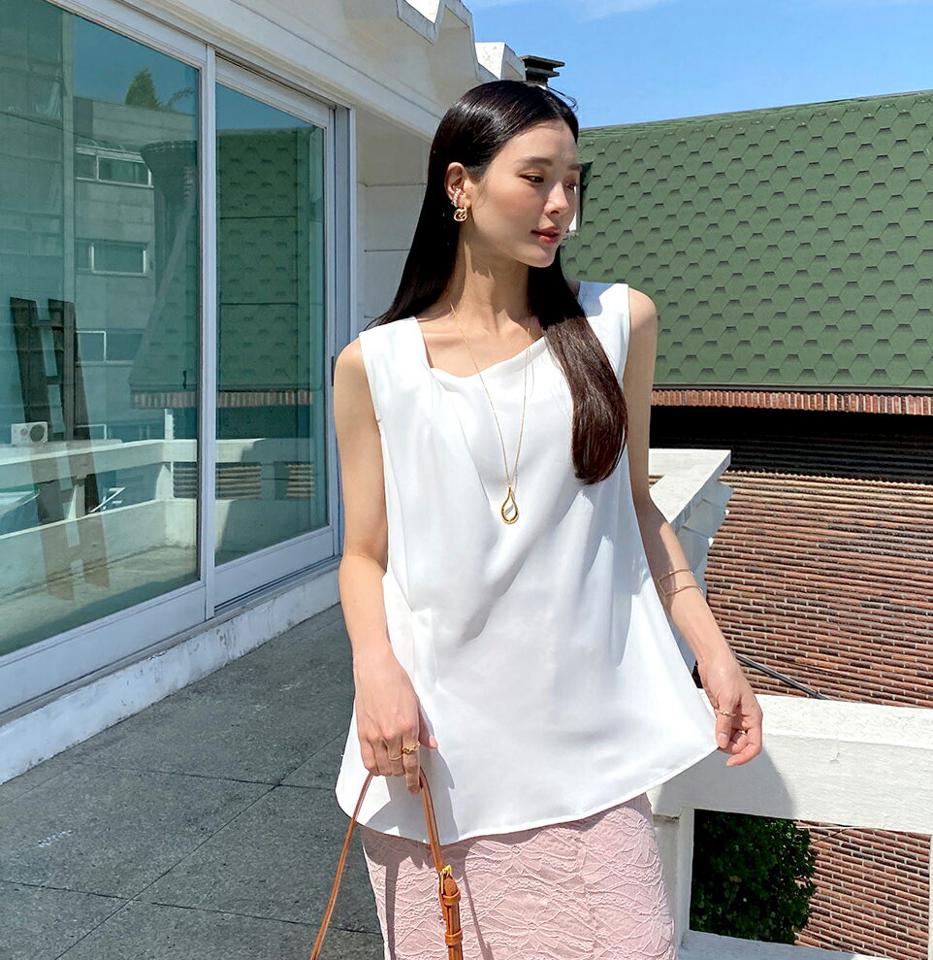 【10%OFF】アンバランスタックノースリーブ・全3色・t72221 レディース 【tops】トップス ノースリーブ スリーブレス 単色 無地 シンプル ベーシック オフィス パステル 上品 鎖骨 デコルテ 春 夏 大人っぽ きれいめ 韓国ファッション ハイホリHIHOLLI セール SALE