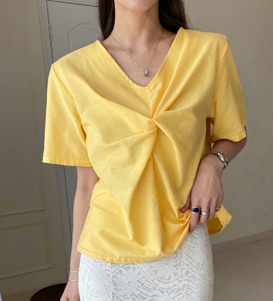 Vネックツイストブラウス・全4色・t72224 レディース 【bl】ブラウス トップス 半袖 単色 無地 シンプル ベーシック ツイスト ユニーク Vネック 鎖骨 デコルテ 綿 レーヨン 春 夏 黄色 フェミニン 大人っぽ 韓国ファッション ハイホリHIHOLLI