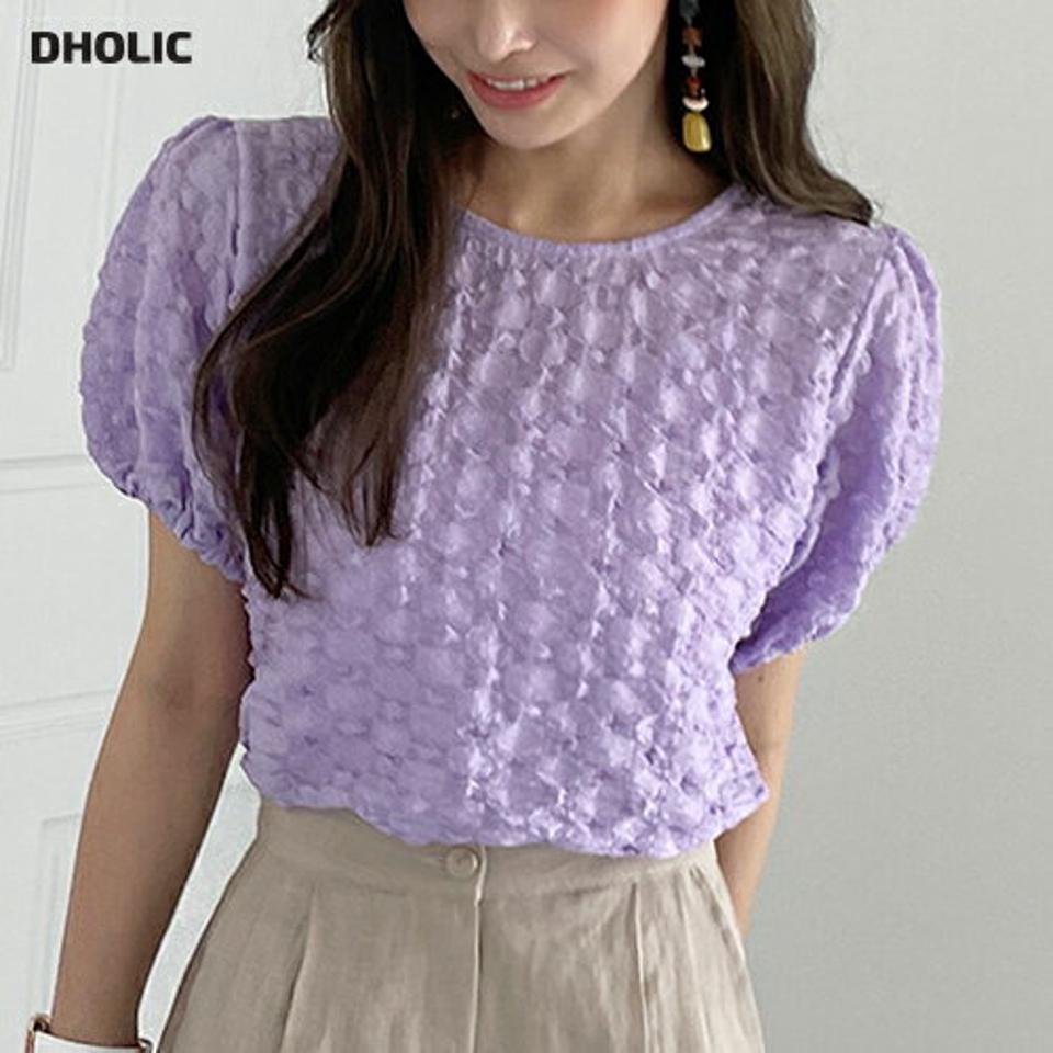 ラウンドエンボスブラウス・全4色・t72225 レディース 【bl】ブラウス トップス 半袖 エンボス 柄 模様 単色 パフスリーブ パフ袖 ユニーク パステル 春 夏 フェミニン ホワイト ブラック ポップコーン 紫 韓国ファッション ハイホリHIHOLLI