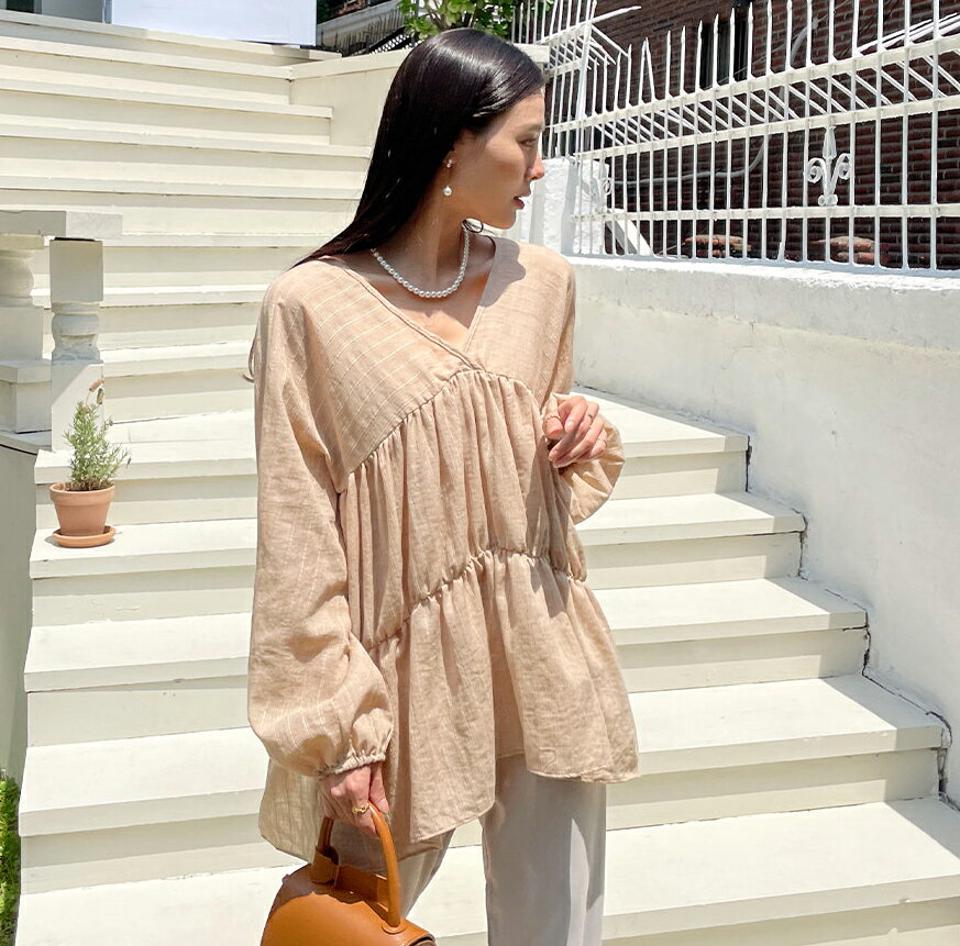 【10%OFF】Vネックストライプリボンブラウス・全3色・t72227 レディース 【bl】ブラウス 長袖 柄 模様 ストライプ ゆったり 楽ちん 体型カバー パステル ティアード Vネック 鎖骨 デコルテ バックシャン 春 夏 フェミニン 韓国ファッション ハイホリHIHOLLI blsセール