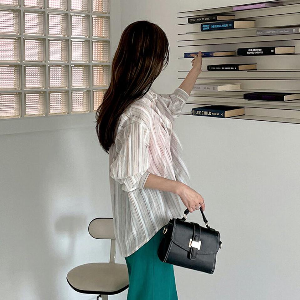 コットンルーズフィットストライプシャツ・全2色・t72228 レディース 【bl】シャツ 長袖 襟 ボタン 柄 模様 ストライプ ルーズフィット ゆったり 楽ちん シースルー シアー 春 夏 爽やか カジュアル 韓国ファッション ハイホリHIHOLLI