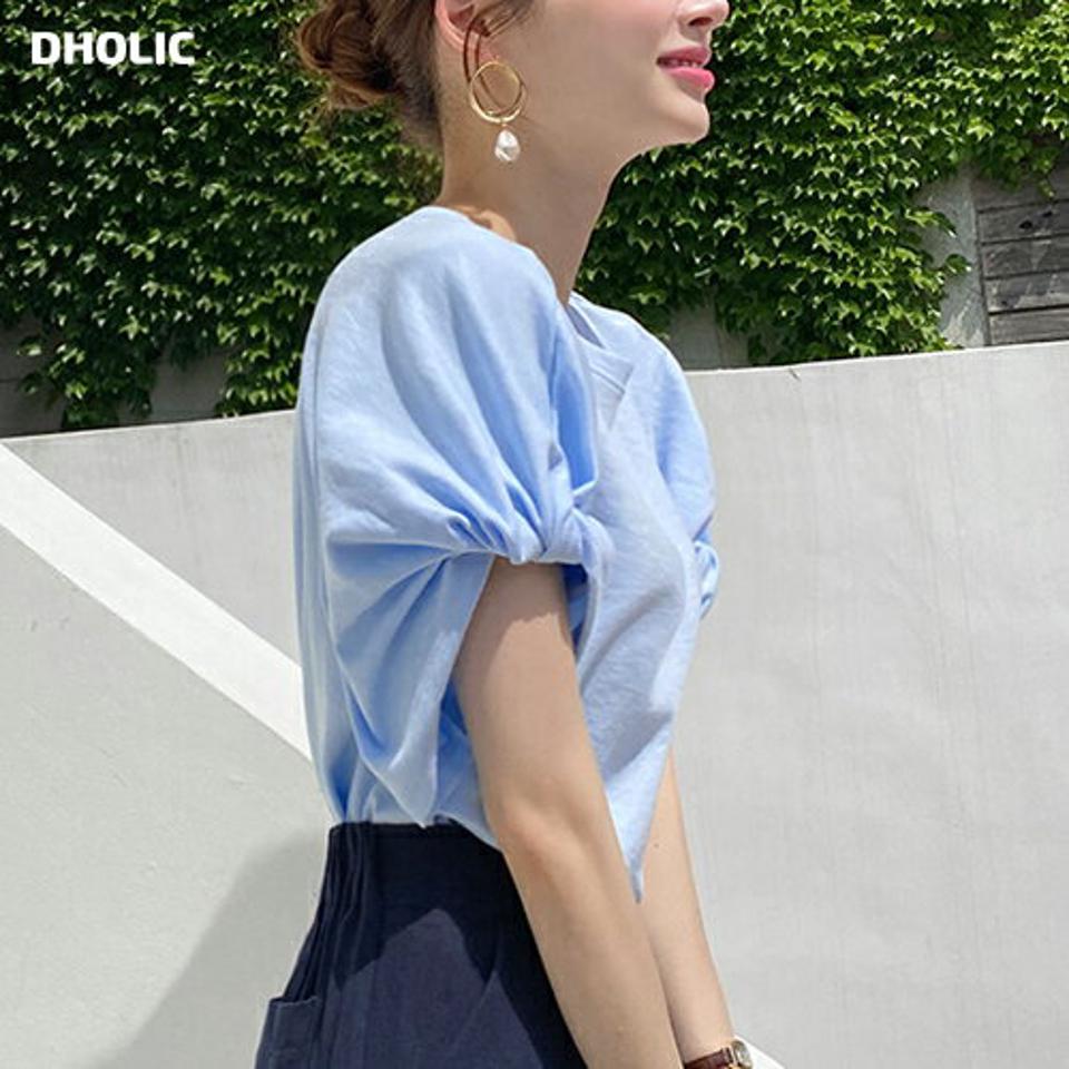 ツイストハーフスリーブTシャツ全3色・b72500 レディース 【tops】トップス Tシャツ 半袖 単色 無地 シンプル ベーシック 二の腕カバー ツイスト ラグラン パフ クロップド丈 フレア 綿 春 夏 水色 カジュアル 韓国ファッション ハイホリHIHOLLI