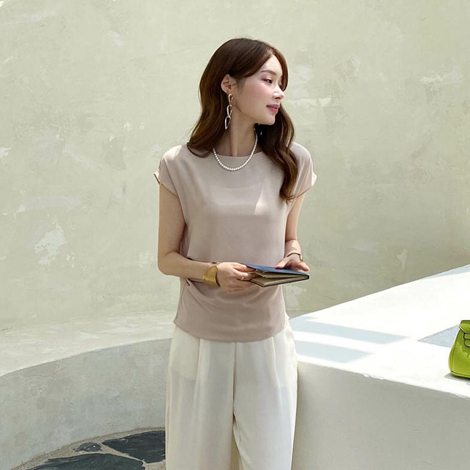 フレンチスリーブギャザーブラウス・全3色・b72479 レディース 【bl】トップス ブラウス 半袖 単色 無地 シンプル ベーシック オフィスカジュアル スリット ギャザー フレンチスリーブ 春 夏 フェミニン 大人っぽ 韓国ファッション ハイホリHIHOLLI